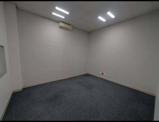 1,050M² WAREHOUSE TO LET IN NORTH RIDING